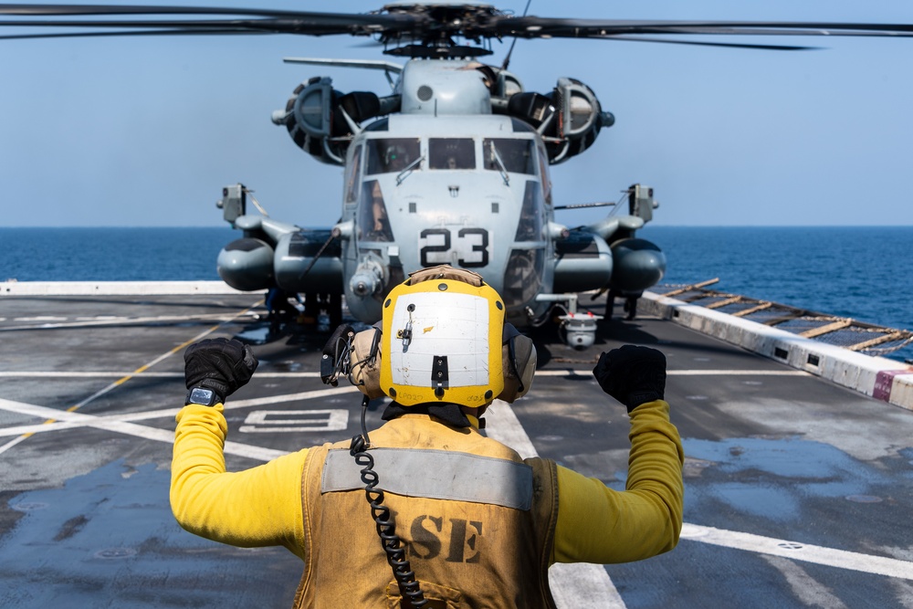 USS Portland (LPD 27) Conducts CH-53E Flight Operations