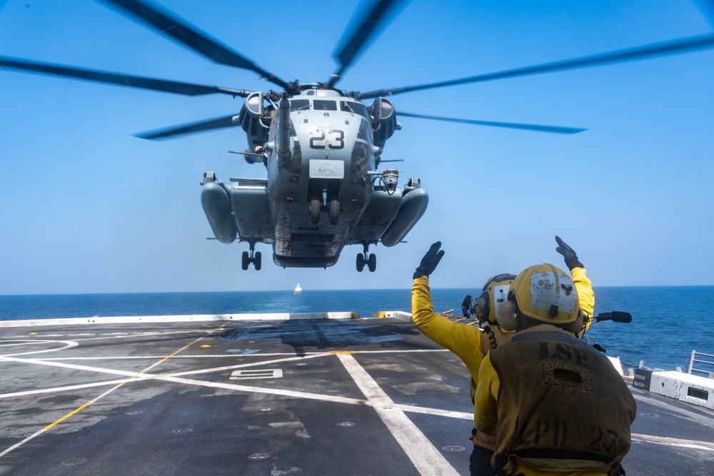 USS Portland (LPD 27) Conducts CH-53E Flight Operations