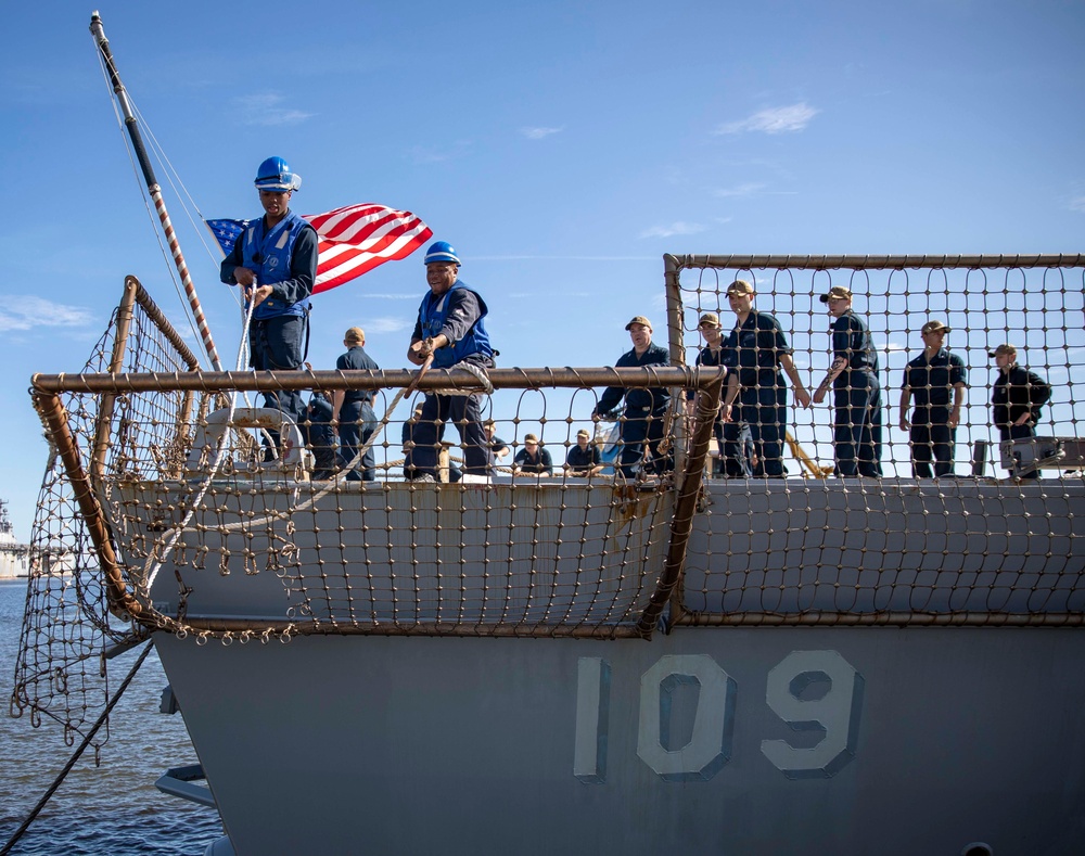 USS Jason Dunham Departure