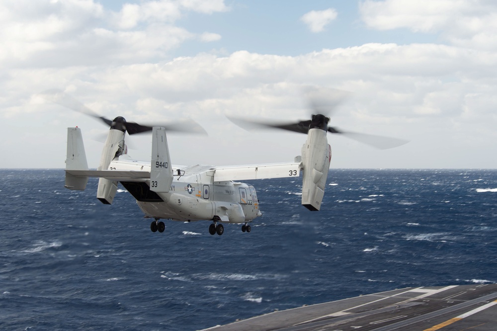 USS Carl Vinson (CVN 70) Conducts Flight Operations in Philippine Sea