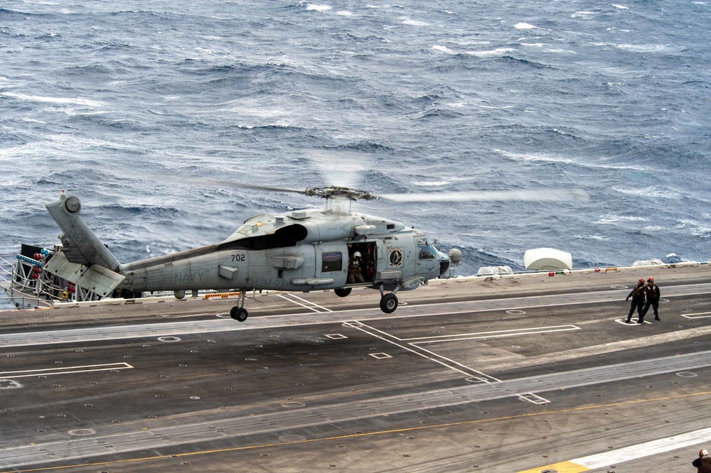 USS Carl Vinson (CVN 70) Conducts Flight Operations in Philippine Sea