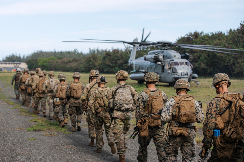 2-14 CAV, 25ID and 3/3 Marines conduct joint Deployment Readiness Exercise