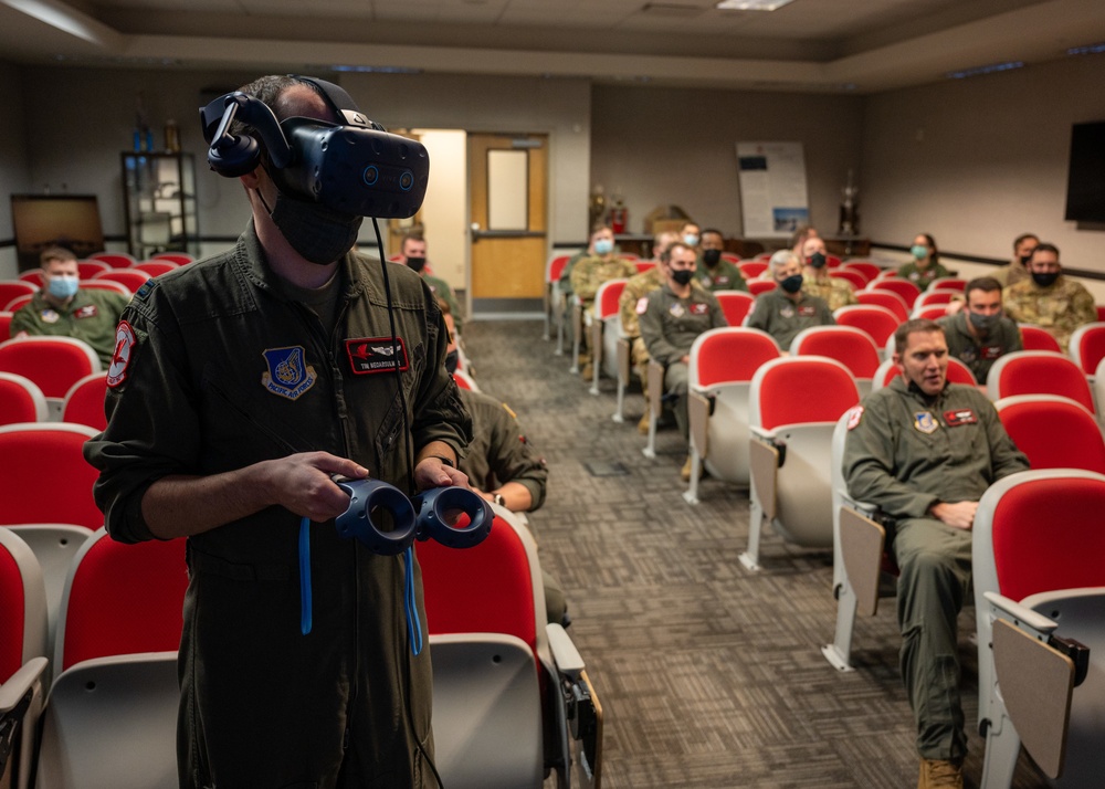 517th Airlift Squadron implements virtual reality training