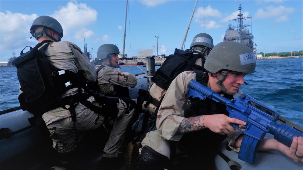 Sailors aboard USS Lake Champlain conduct VBSS drills