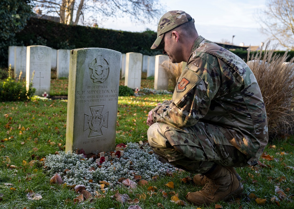 RAF Mildenhall senior leaders pay tribute to Victoria Cross Winner Rawdon H. Middleton