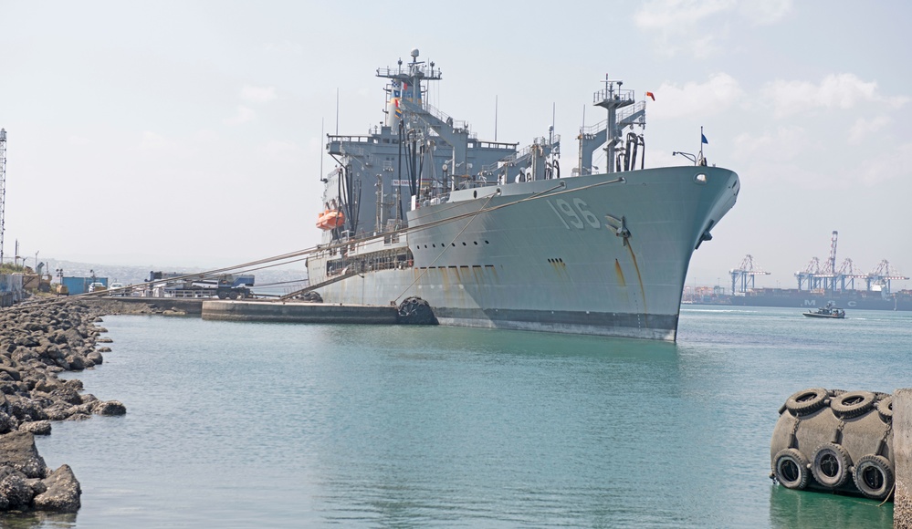 USNS Kanawha visits Djibouti