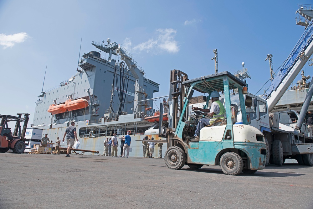 USNS Kanawha visits Djibouti