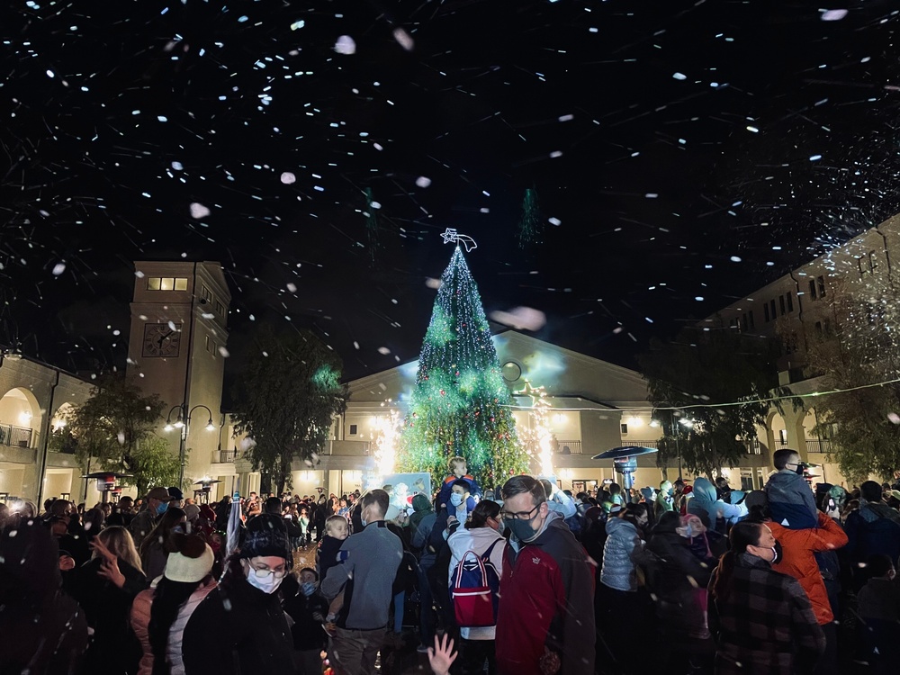 DVIDS Images NSA Naples Host Annual Tree Lighting Event [Image 1 of 4]