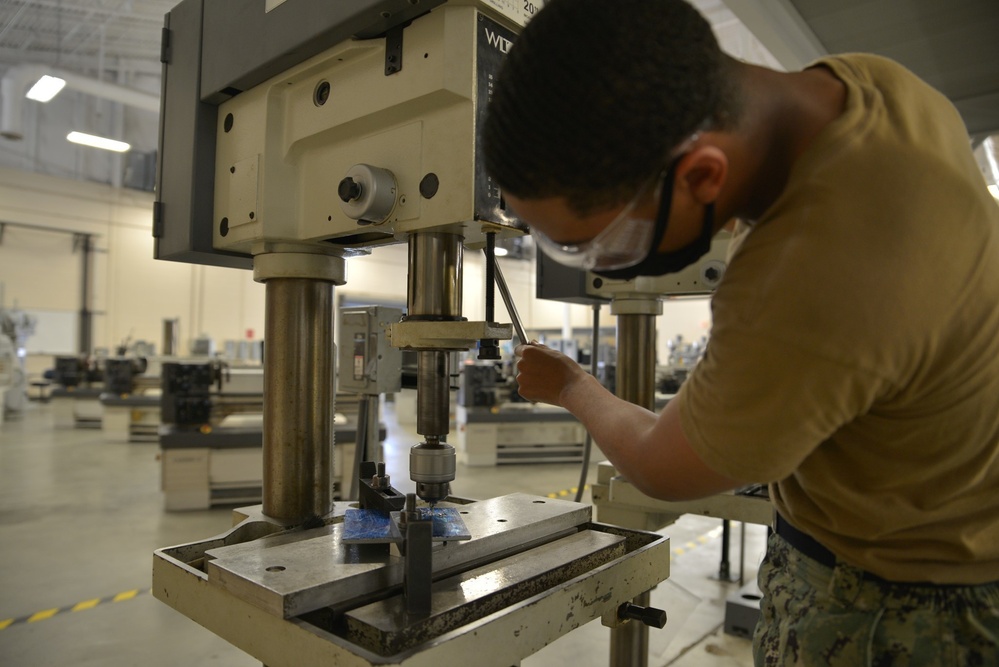Machinery Repairman (MR) &quot;A&quot; School at Surface Warfare Engineering School Command