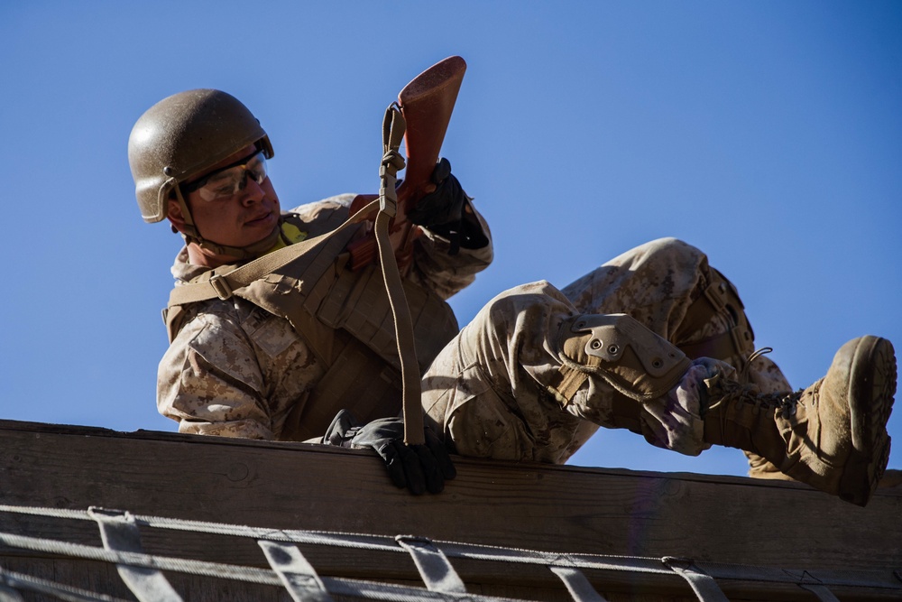 FMTB-West sailors training to become FMF corpsmen
