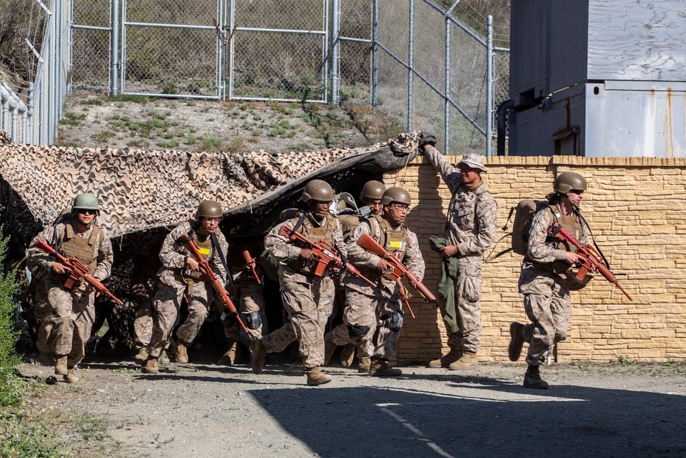 FMTB-West sailors training to become FMF corpsmen