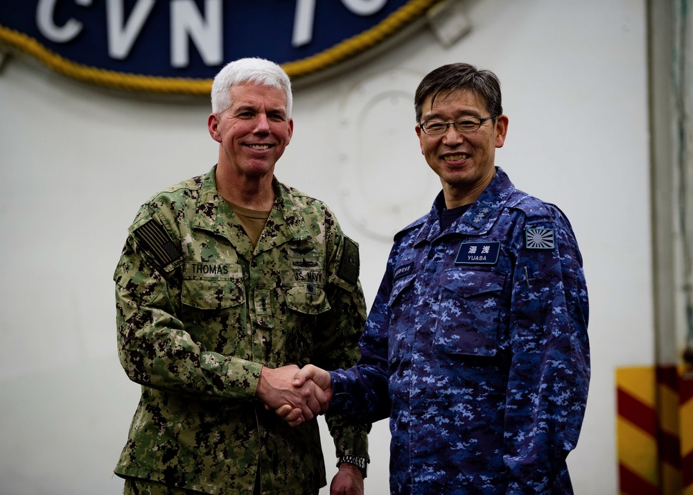 Commander, U.S. 7th Fleet, JMSDF Commander, Self-Defense Fleet Visit USS Carl Vinson (CVN 70) During ANNUALEX 2021