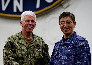 Commander, U.S. 7th Fleet, JMSDF Commander, Self-Defense Fleet Visit USS Carl Vinson (CVN 70) During ANNUALEX 2021