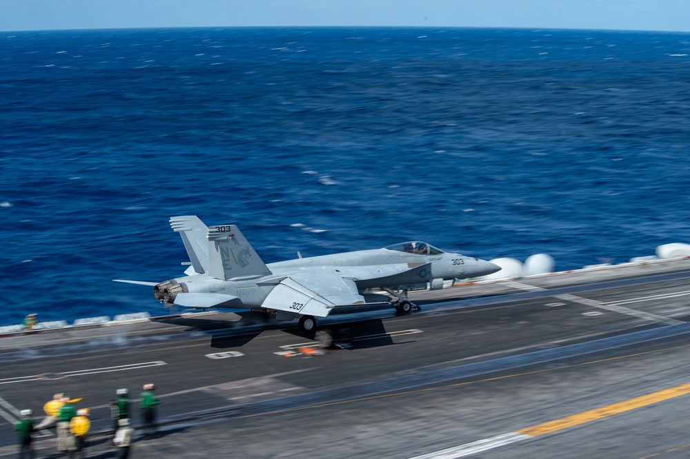 USS Carl Vinson (CVN 70) Conducts Flight Operations in Philippine Sea