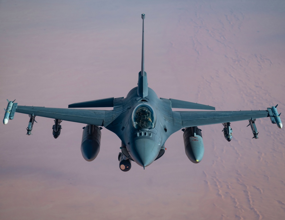 28th EARS Refueling F-16's