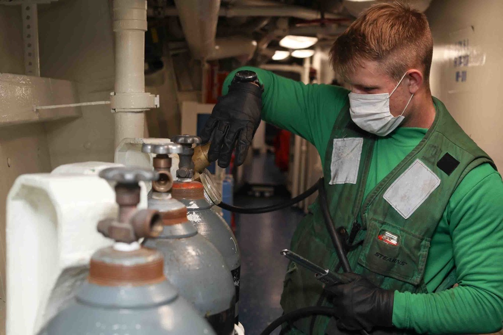 USS Mobile Bay Maintenance