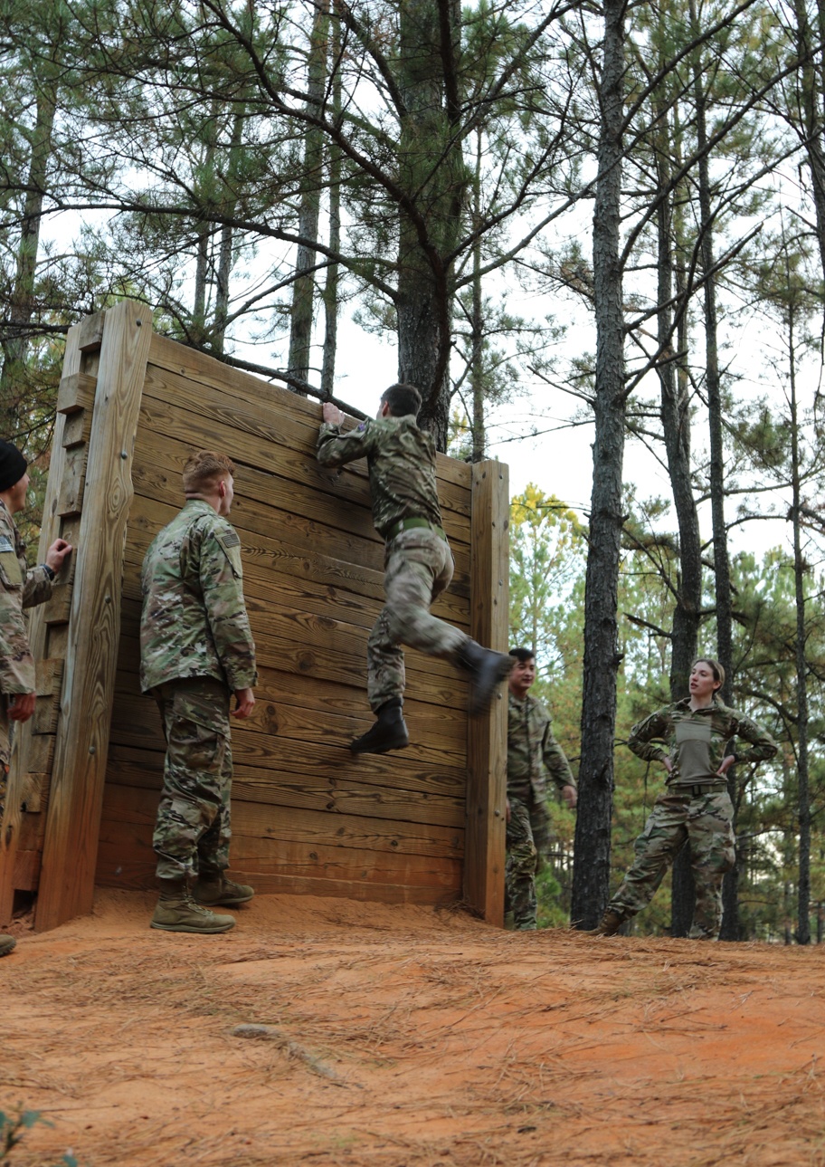 Paratroopers from the British Armed Forces visit the 82nd ABN DIV