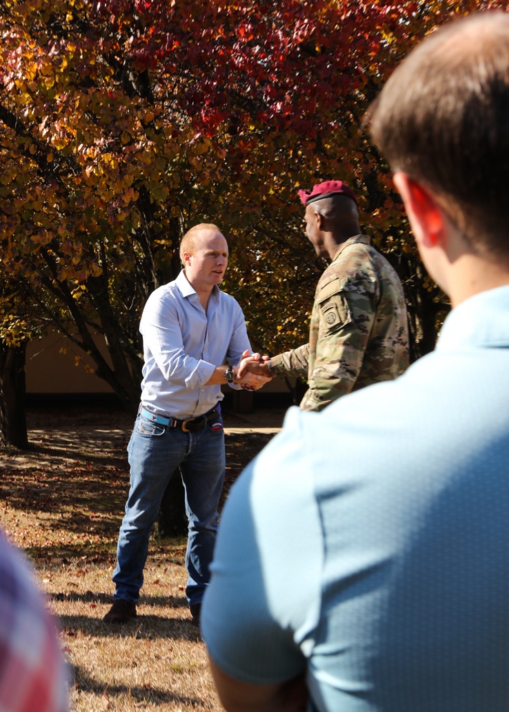 Paratroopers from the British Armed Forces visit the 82nd ABN DIV