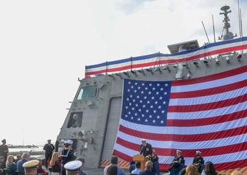 USS Oakland (LCS 24) Blue Crew Holds Change of Command Ceremony