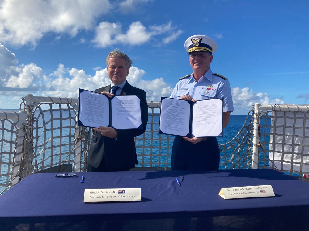 Coast Guard, royal Turks and Caicos Island police force sign Memorandum of Understanding on Turks and Caicos Islands