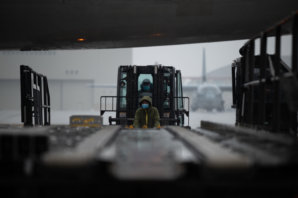 Eielson Airmen arrive at Iwakuni in support of Operation IRON DAGGER