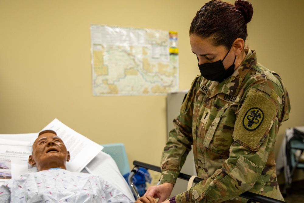 U.S. Army Medical Response Team arrives, begins integration with Grand Rapids, Michigan hospital