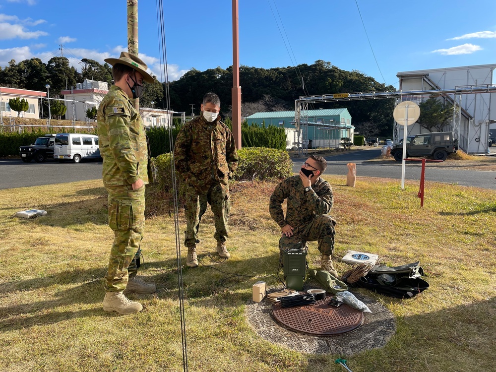 3rd MEB enhances communications with Allies during Yama Sakura 81