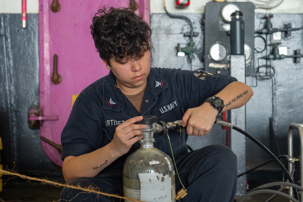 USS Carl Vinson (CVN 70) Sailors Conduct Maintenance in the Philippine Sea