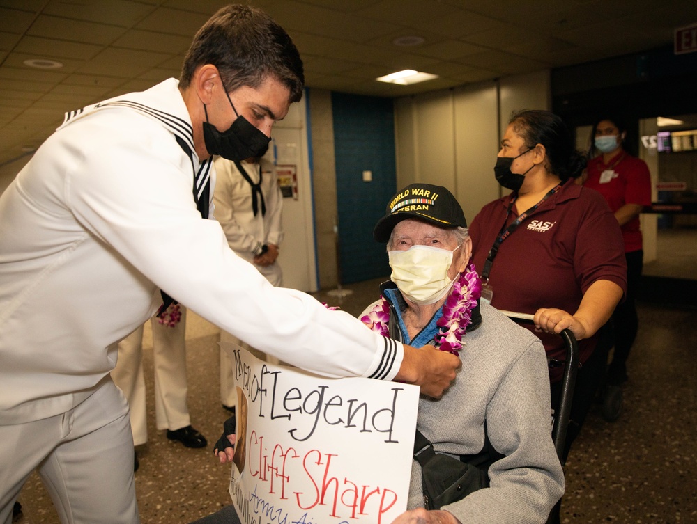 World War II Veterans Arrive in Honolulu for the 80th Anniversary Pearl Harbor Remembrance