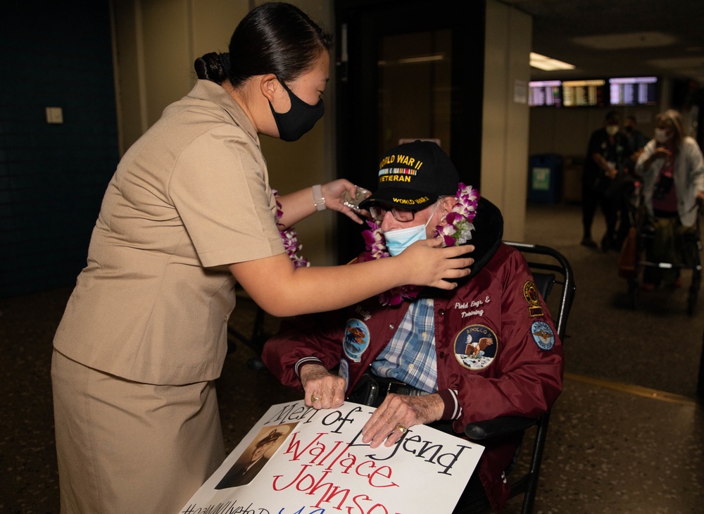 World War II Veterans Arrive in Honolulu for the 80th Anniversary Pearl Harbor Remembrance