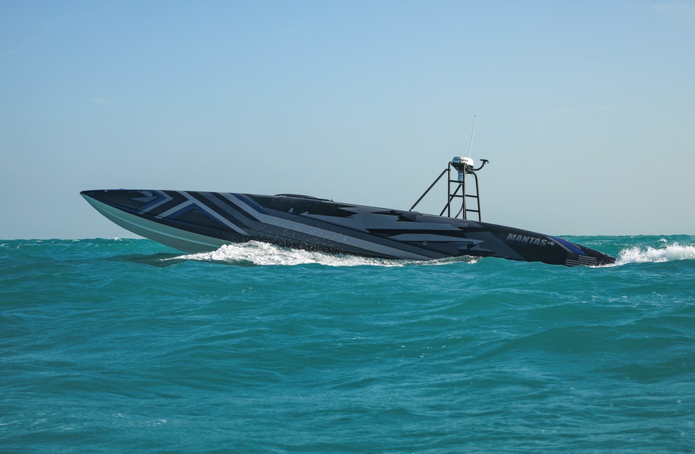 MANTAS T-38 Unmanned Surface Vessel Operates in the Arabian Gulf