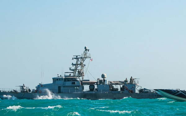 MANTAS T-38 Unmanned Surface Vessel Operates in the Arabian Gulf