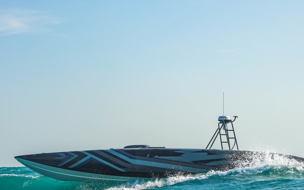 MANTAS T-38 Unmanned Surface Vessel Operates in the Arabian Gulf