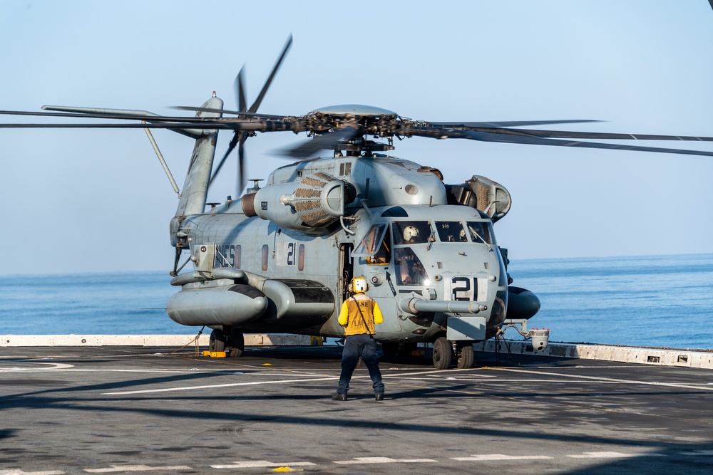 DVIDS - Images - USS Portland (LPD 27) Conducts CH-53E Flight ...