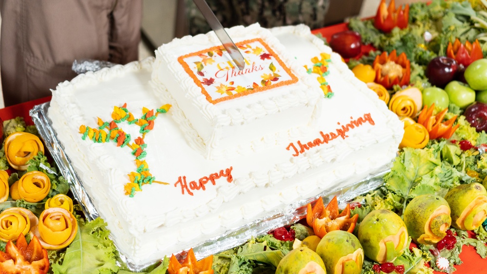 USS Portland (LPD 27) Hosts Thanksgiving Dinner