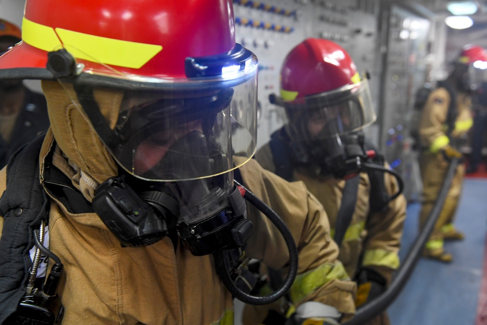 USS Chafee (DDG 90) Conducts Damage Control Drills in South China Sea