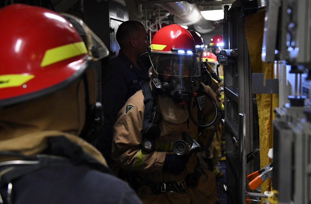 USS Chafee (DDG 90) Conducts Damage Control Drills in South China Sea