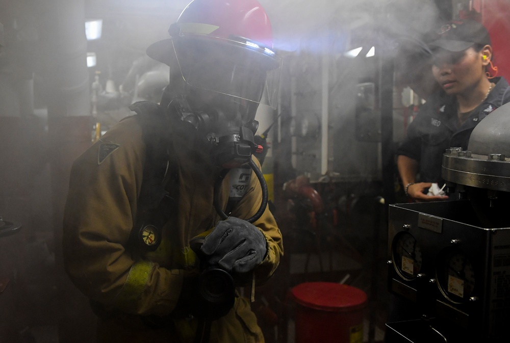 USS Chafee (DDG 90) Conducts Damage Control Drills in South China Sea