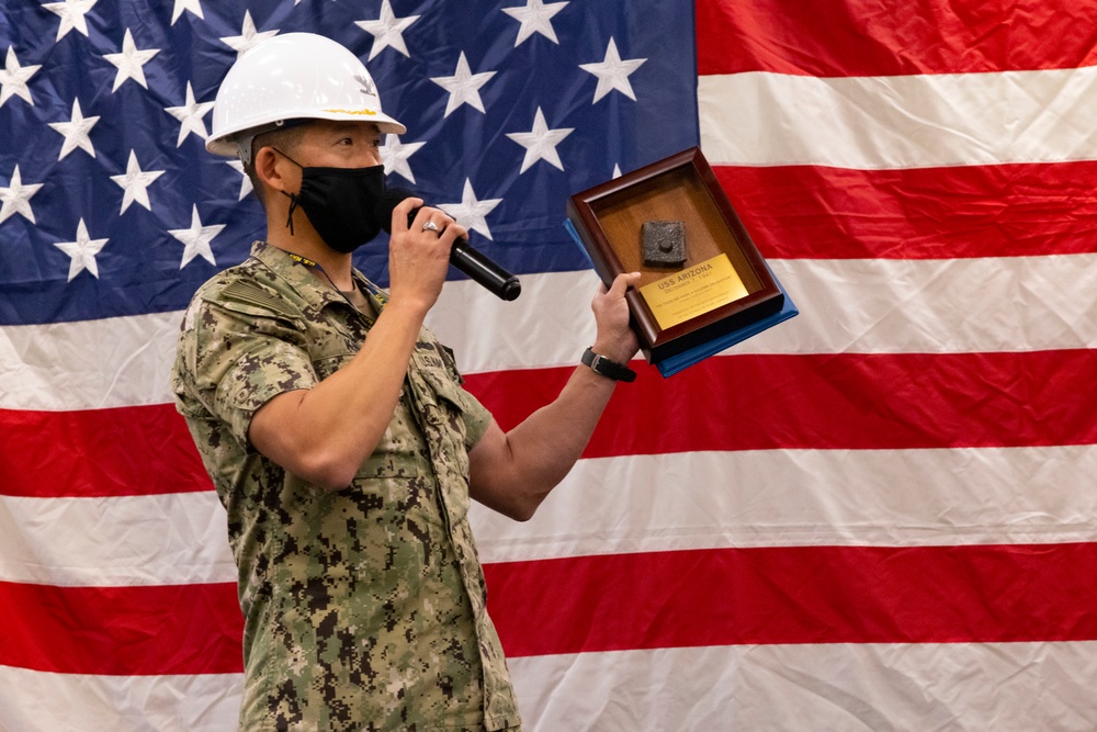 USS Somerset receives USS Arizona relic