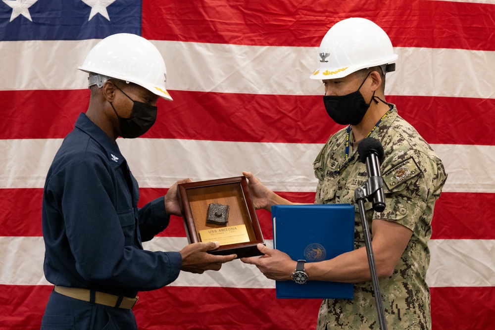 USS Somerset receives USS Arizona relic