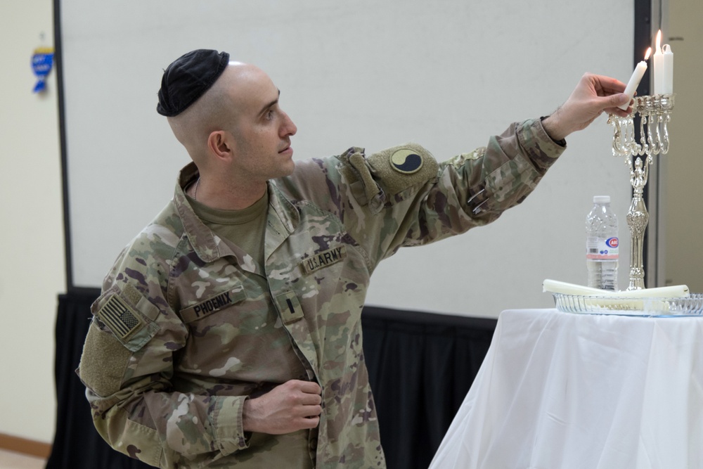 3rd Medical Command Soldiers reflect on Hanukkah