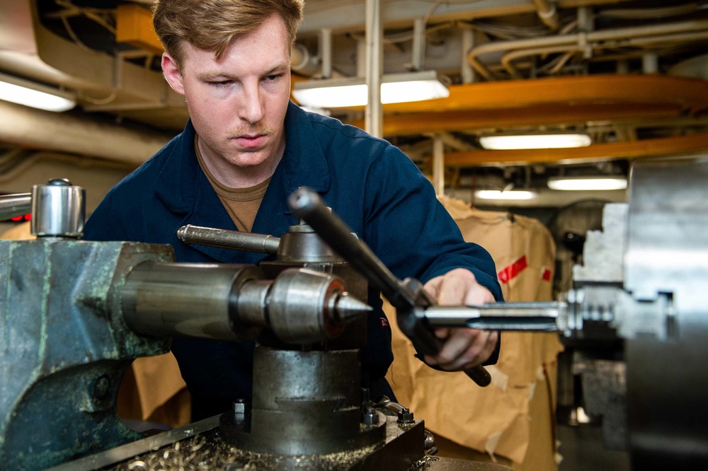 USS Carl Vinson (CVN 70) Sailors Conduct Maintenance in the Philippine Sea