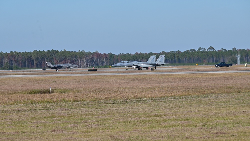Two F-35s land at 125th Fighter Wing