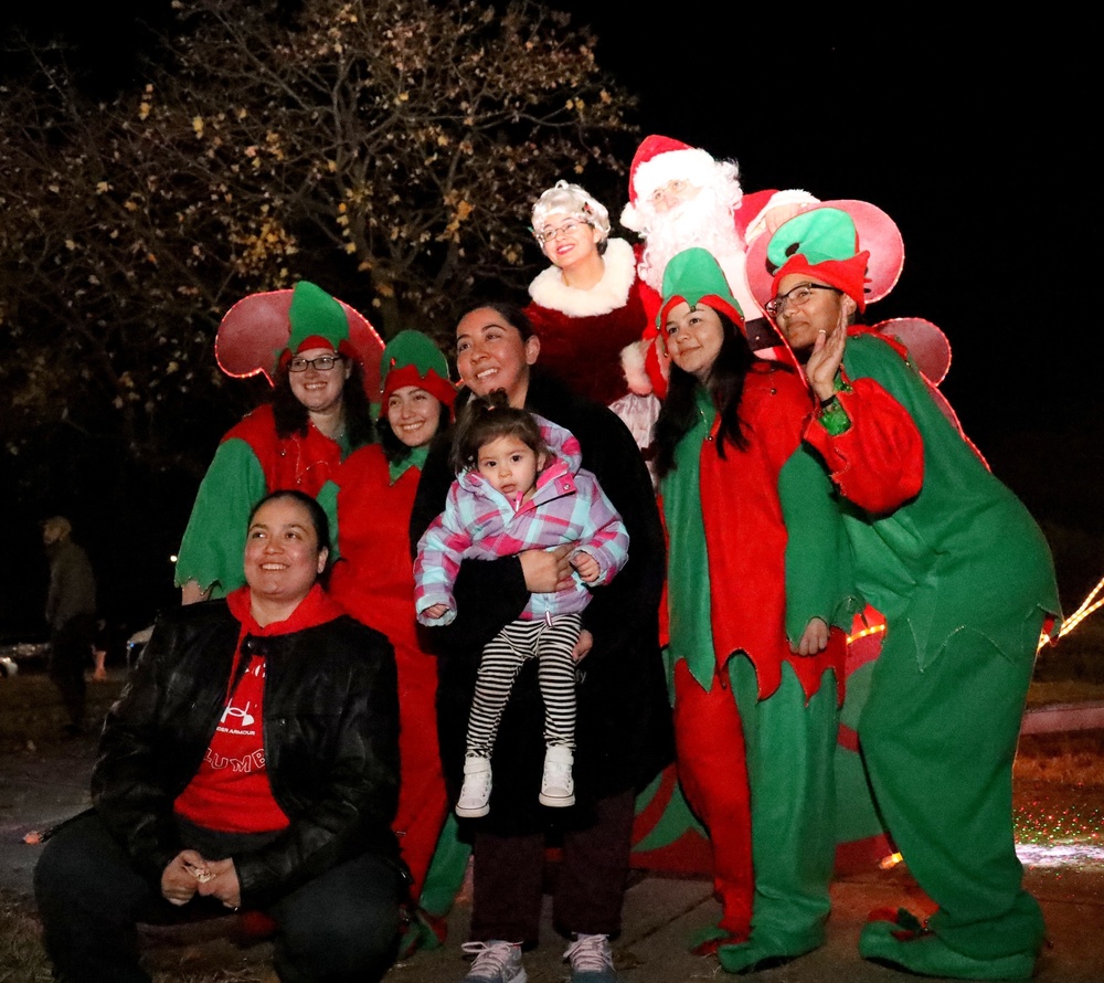 Joint Base Anacostia-Bolling hosts annual tree-lighting ceremony