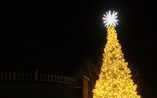 Joint Base Anacostia-Bolling hosts annual tree-lighting ceremony