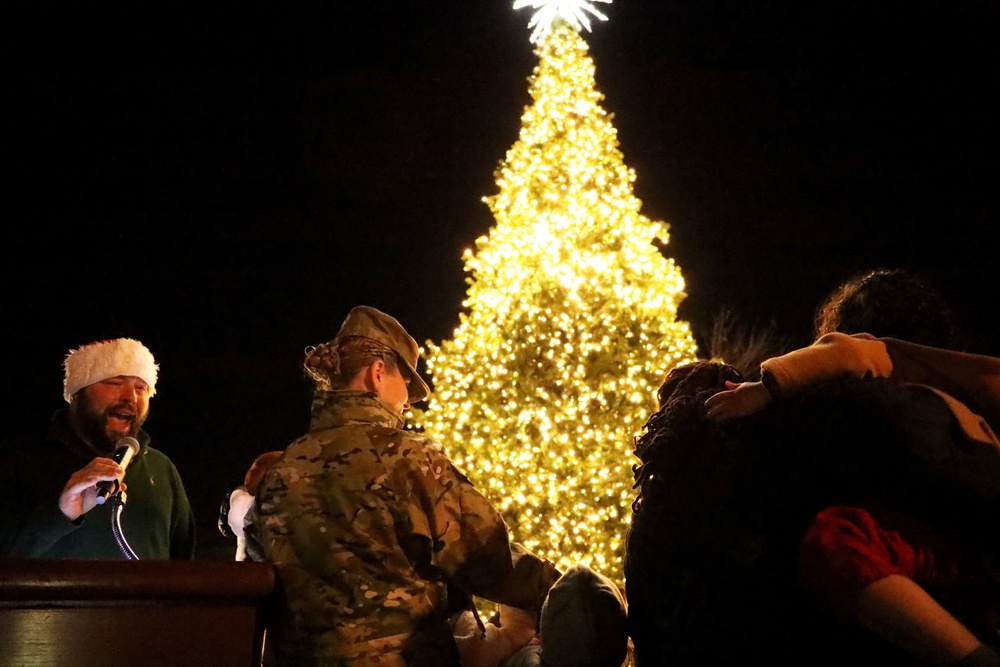 Joint Base Anacostia-Bolling hosts annual tree-lighting ceremony