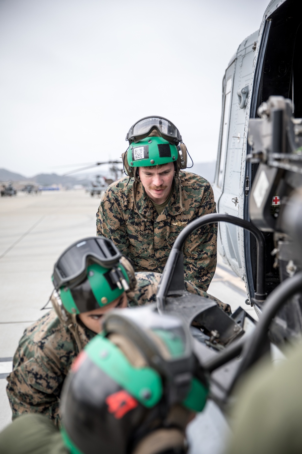 3rd MAW G2 and HMLA-267 elevate with electronic warfare training.