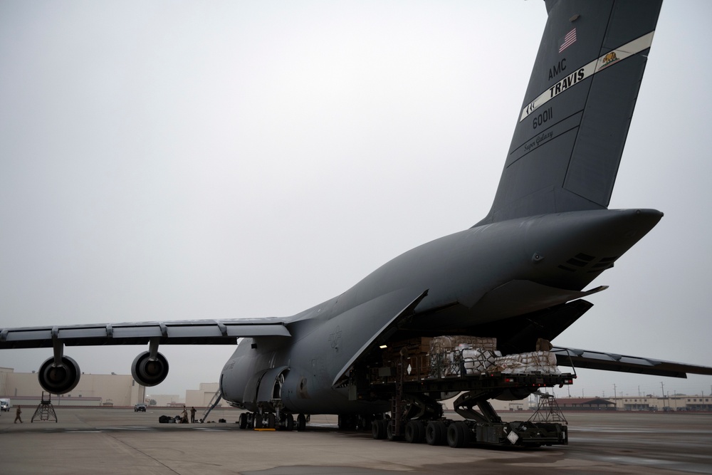 Travis AFB brings aid to Hawaii