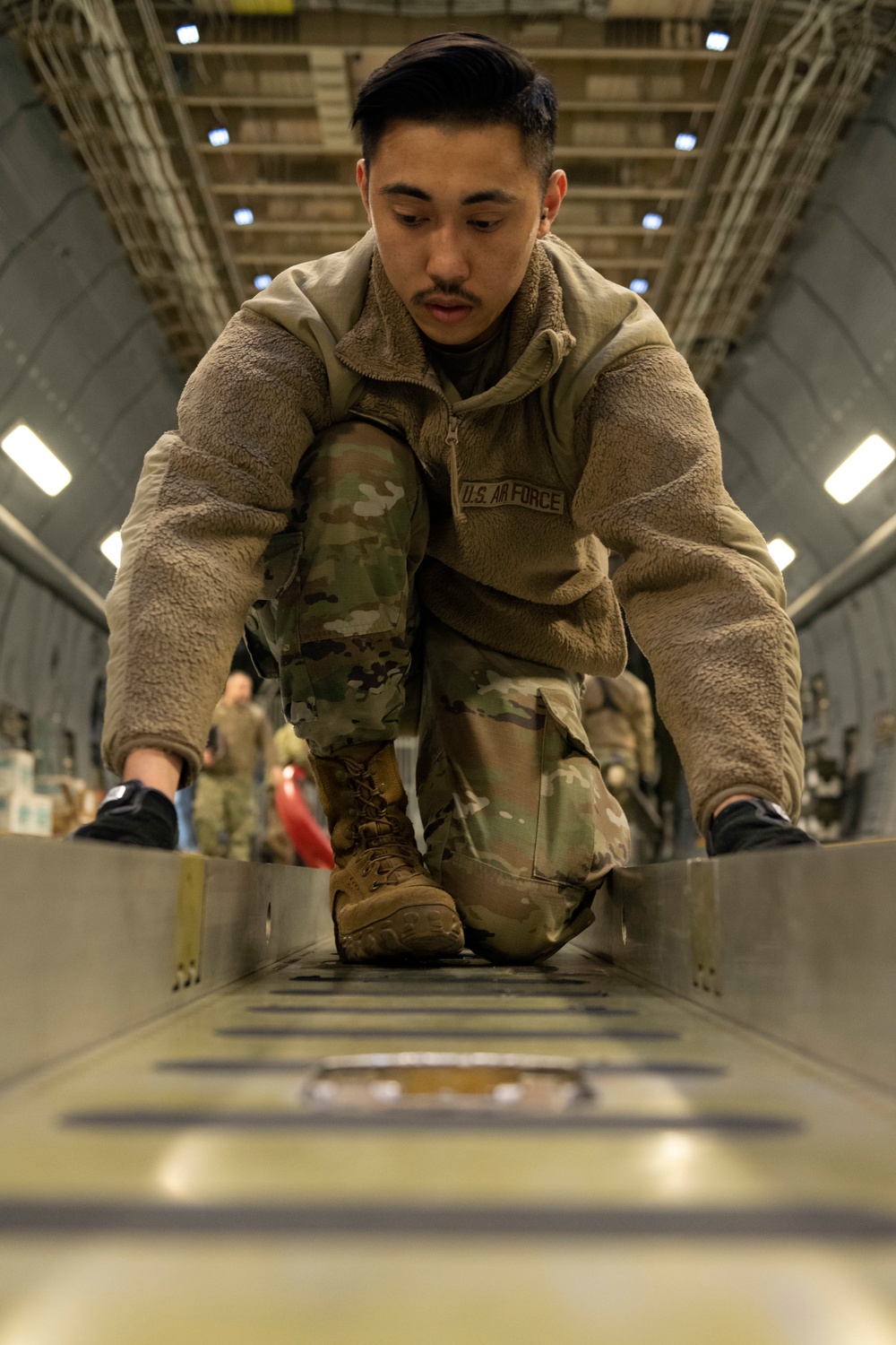 Travis AFB brings aid to Hawaii