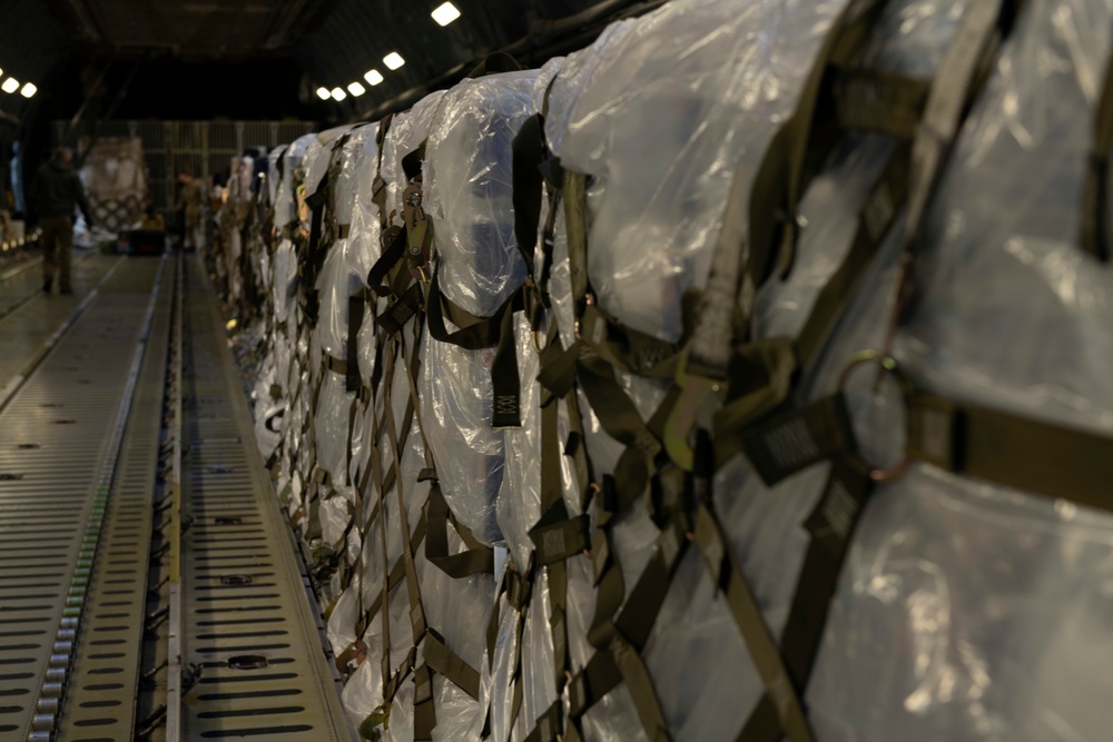 Travis AFB brings aid to Hawaii